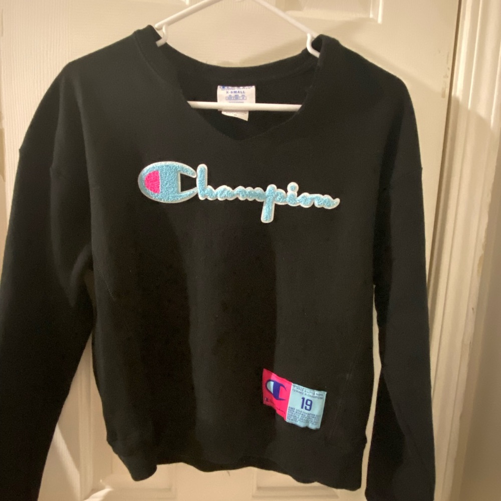 Perfect condition Xs champion v neck sweatshirt